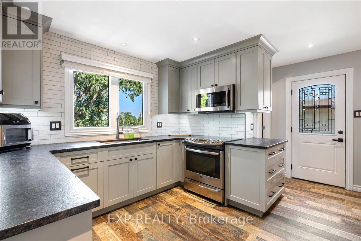 958 Golfview Road, Peterborough West (Central), Ontario  K9J 7W4 - Photo 7 - X12341139
