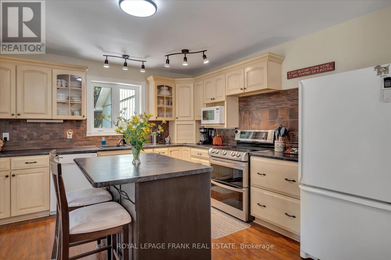 187 River Lane, Douro-Dummer, Ontario  K0L 3A0 - Photo 10 - X12341454