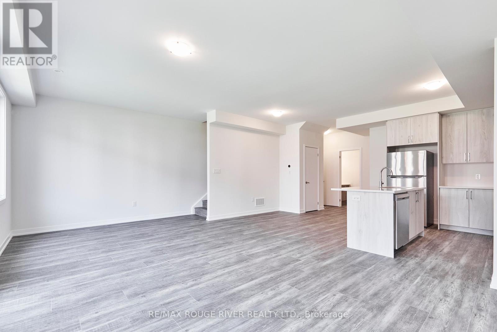 And Unit 86b - 86 Ziibi Way, Clarington (Newcastle), Ontario  L1B 0W5 - Photo 6 - E12341182