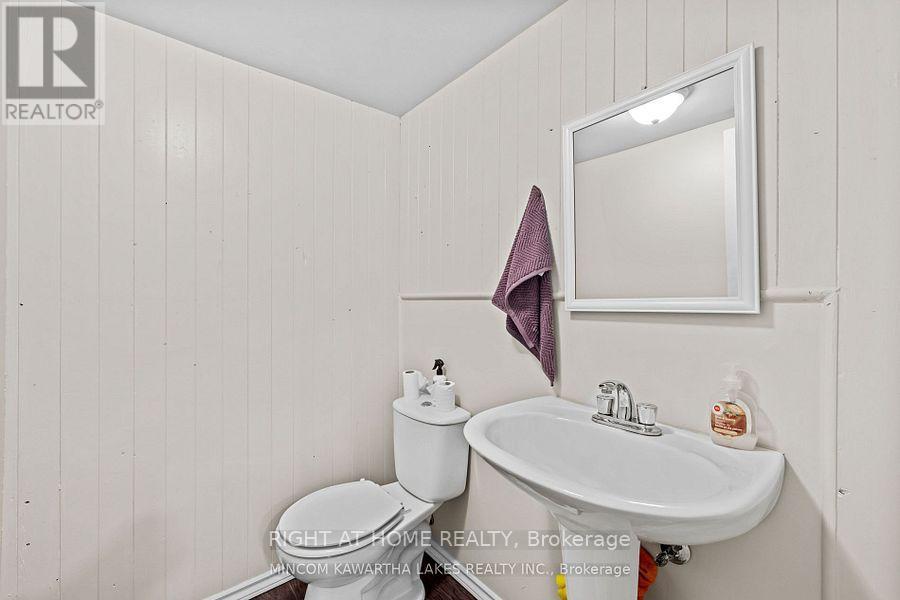 2368 Mountland Drive, Peterborough West (Central), Ontario  K9K 1W4 - Photo 6 - X12341001