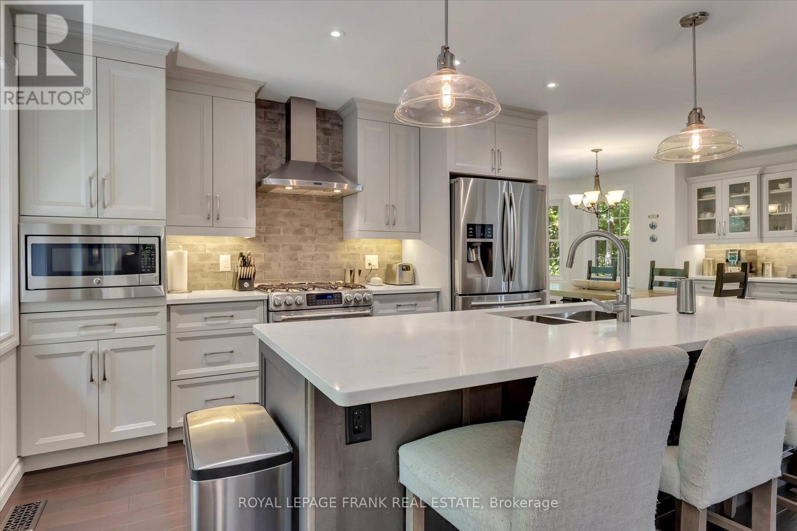 24 Deer Avenue, Cavan Monaghan (Cavan Twp), Ontario  L0A 1G0 - Photo 11 - X12341478