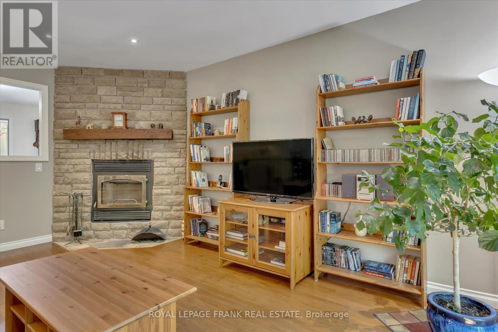24 Deer Avenue, Cavan Monaghan (Cavan Twp), Ontario  L0A 1G0 - Photo 13 - X12341478