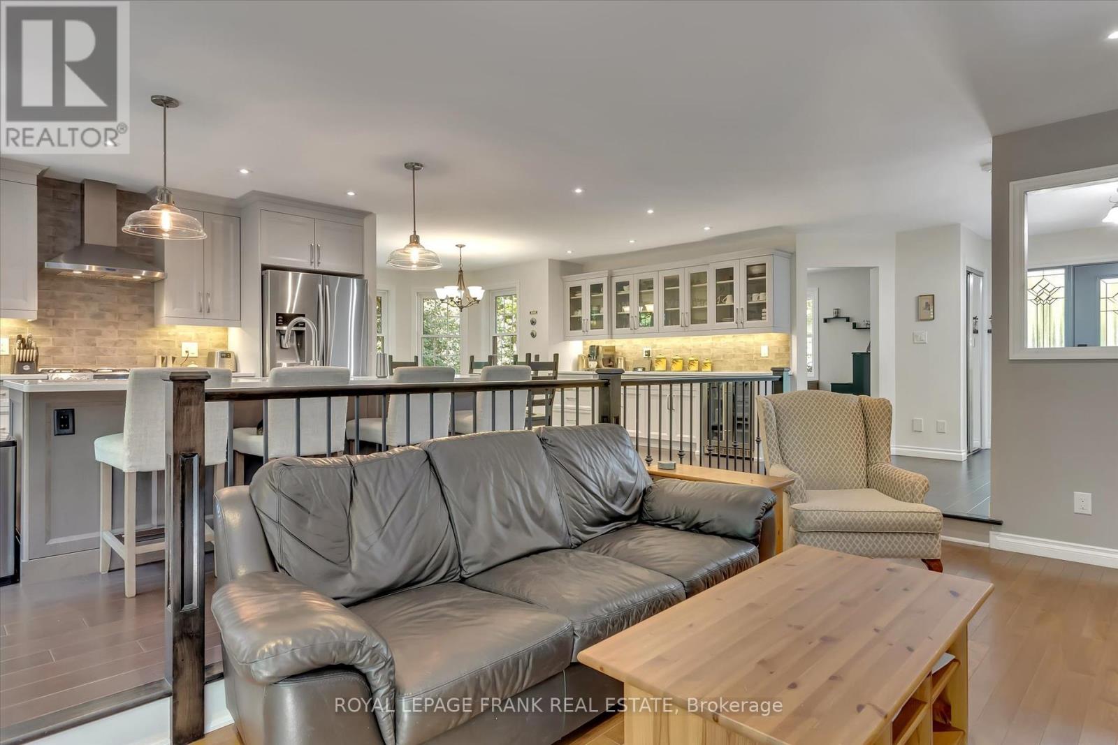 24 Deer Avenue, Cavan Monaghan (Cavan Twp), Ontario  L0A 1G0 - Photo 14 - X12341478