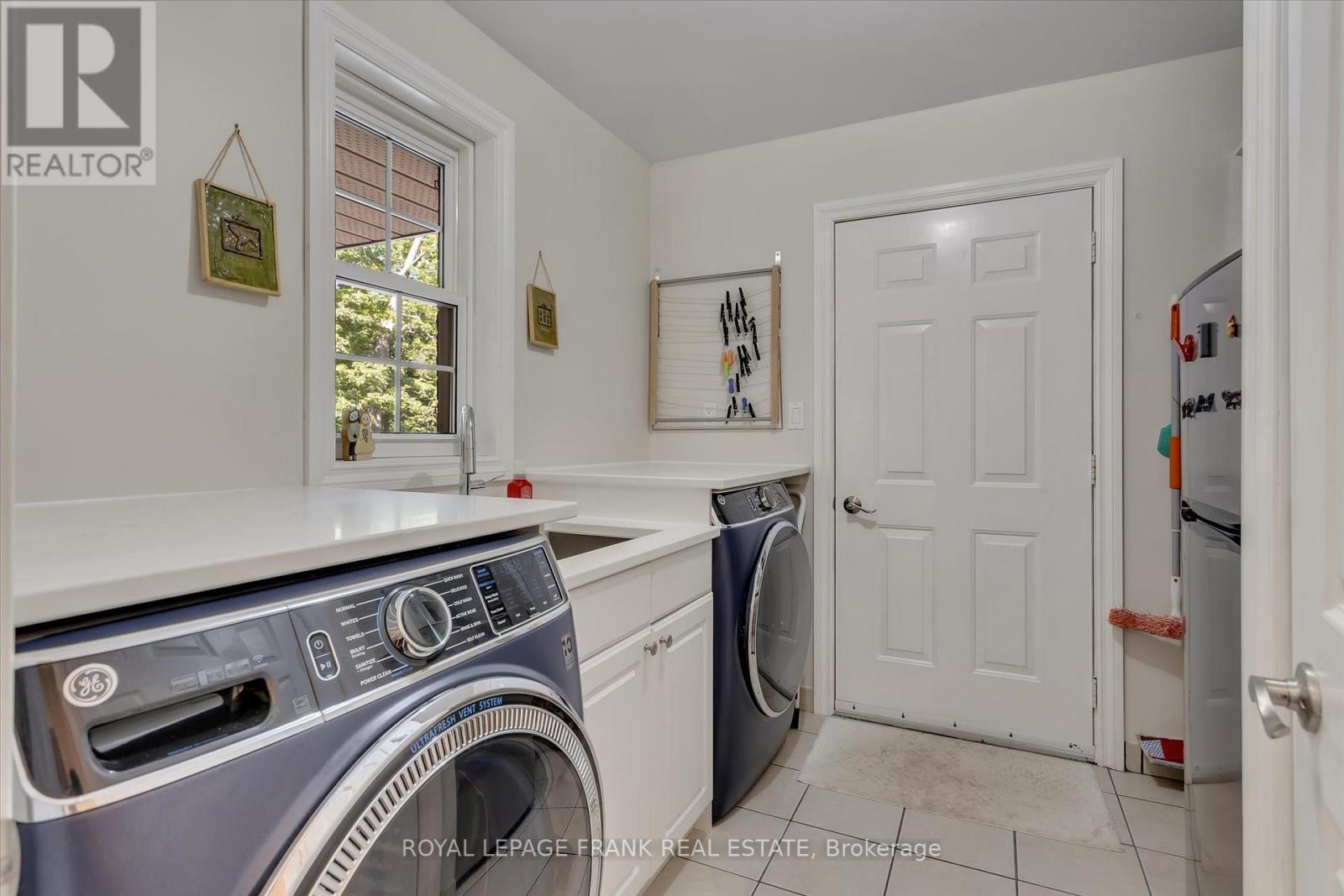 24 Deer Avenue, Cavan Monaghan (Cavan Twp), Ontario  L0A 1G0 - Photo 17 - X12341478