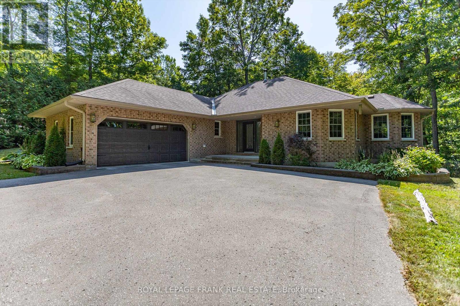 24 Deer Avenue, Cavan Monaghan (Cavan Twp), Ontario  L0A 1G0 - Photo 2 - X12341478