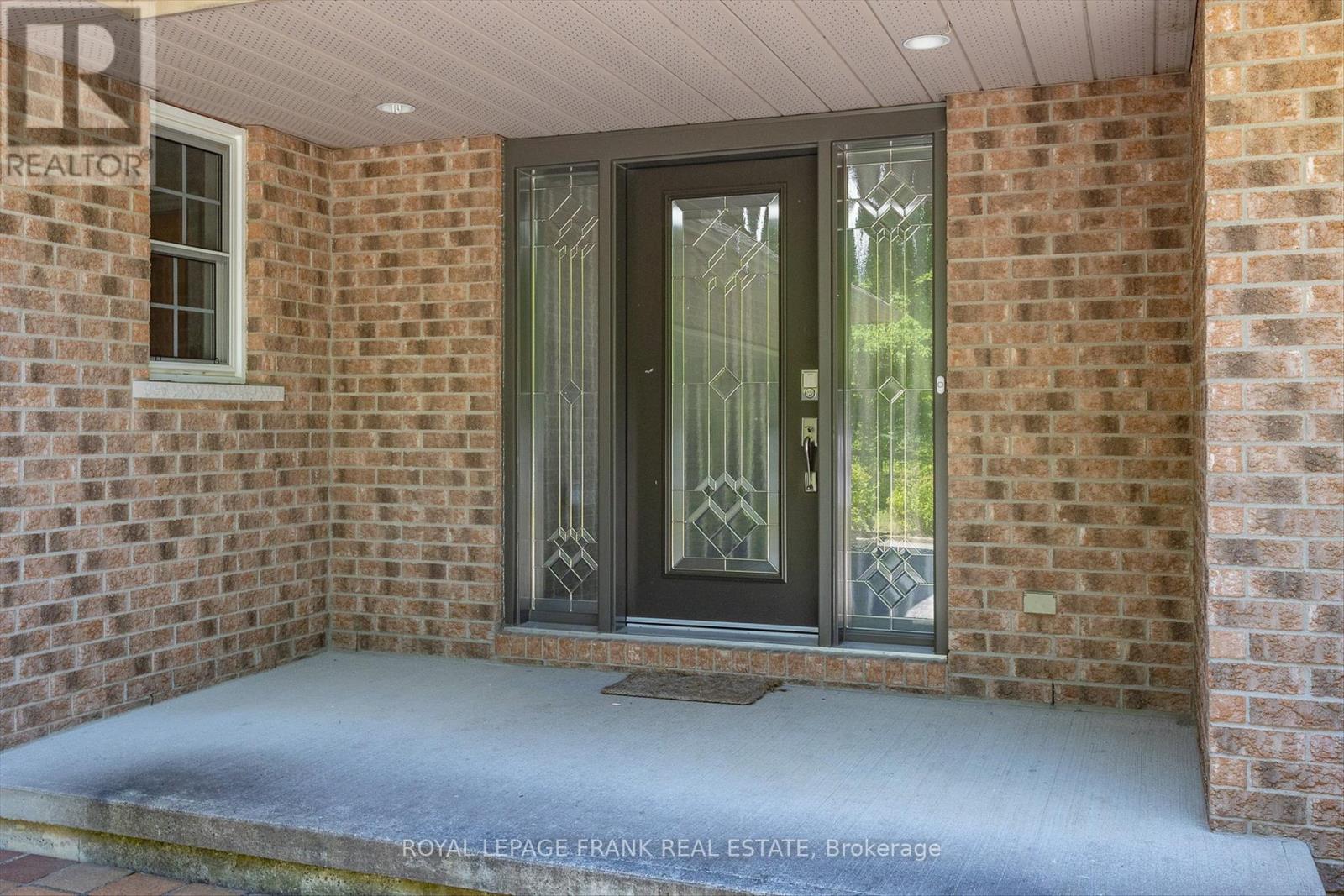 24 Deer Avenue, Cavan Monaghan (Cavan Twp), Ontario  L0A 1G0 - Photo 3 - X12341478