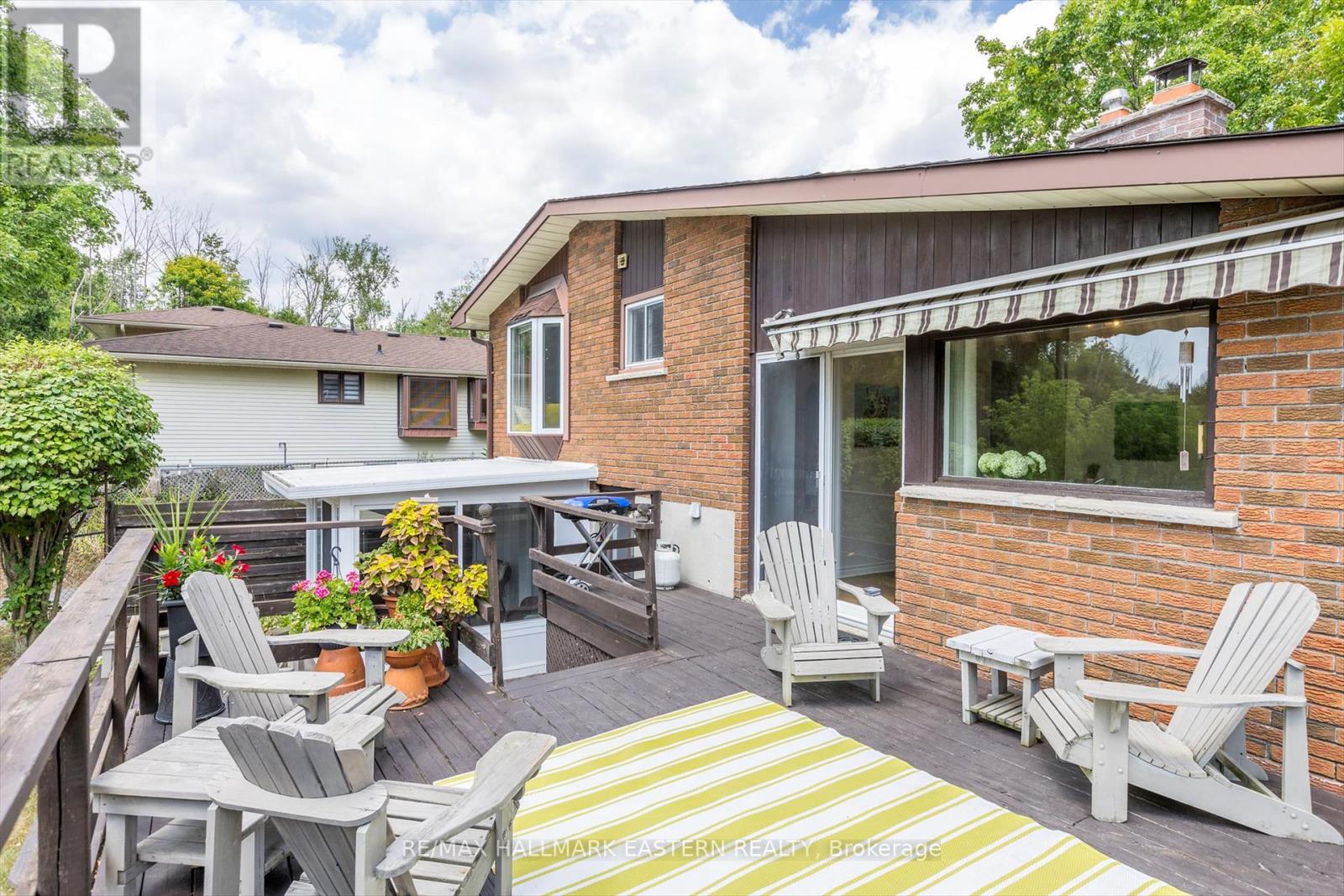 33 Parkview Drive, Peterborough North (South), Ontario  K9H 5M5 - Photo 25 - X12342054