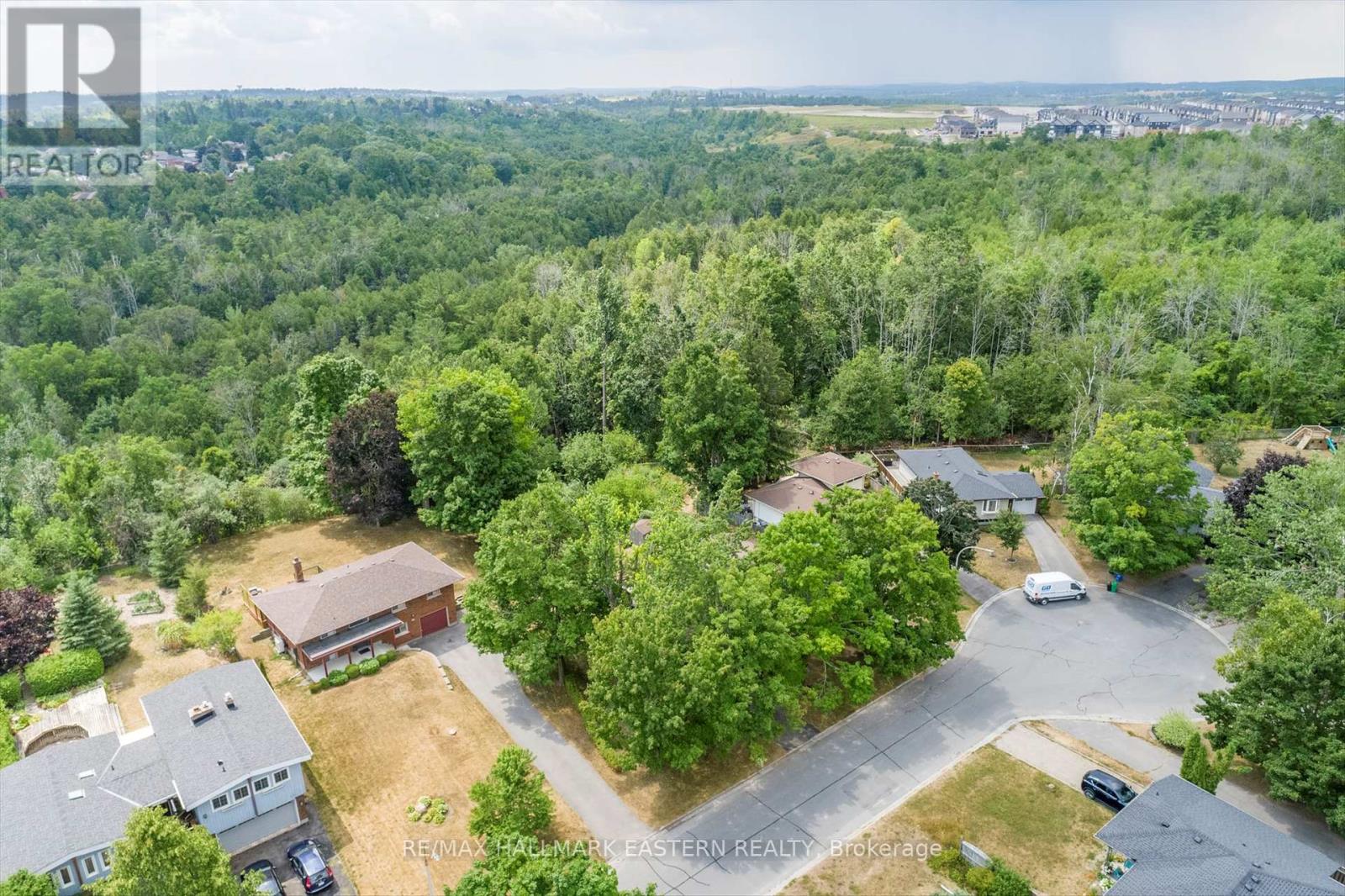 33 Parkview Drive, Peterborough North (South), Ontario  K9H 5M5 - Photo 30 - X12342054