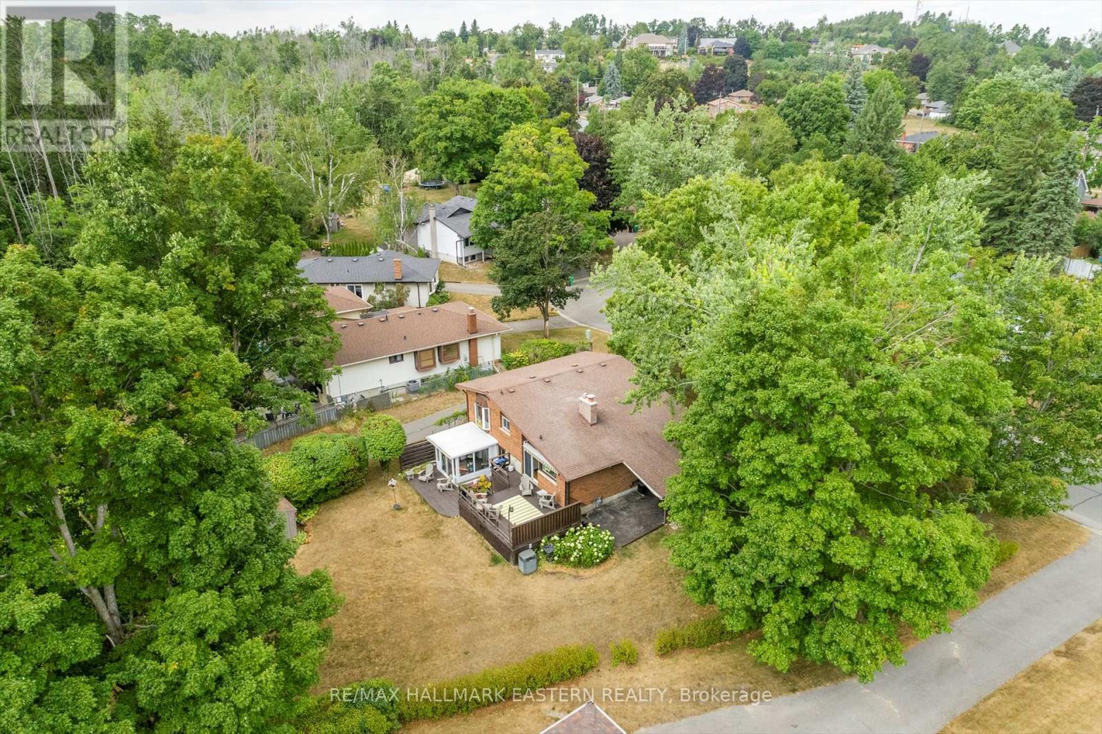 33 Parkview Drive, Peterborough North (South), Ontario  K9H 5M5 - Photo 33 - X12342054