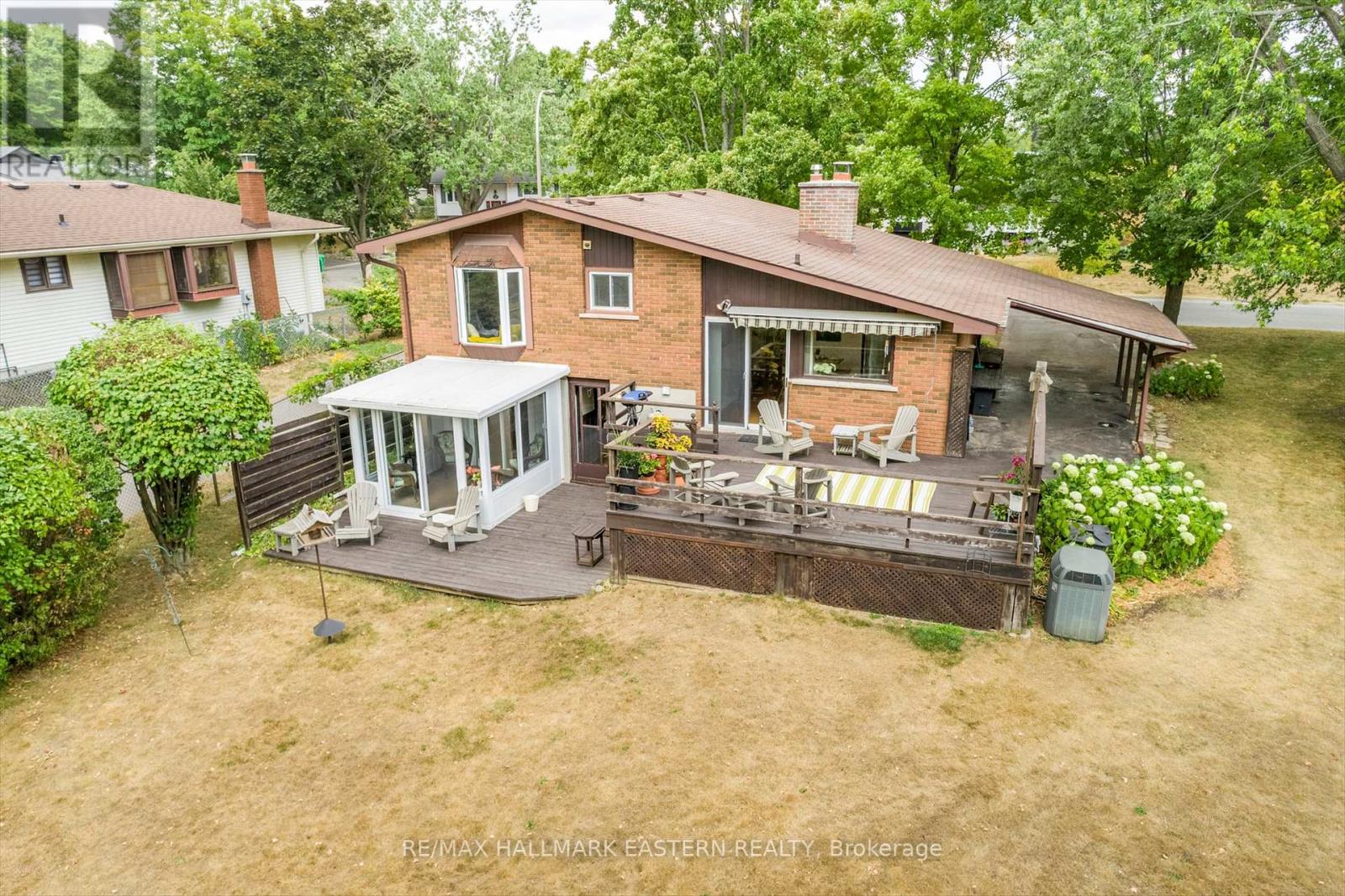 33 Parkview Drive, Peterborough North (South), Ontario  K9H 5M5 - Photo 34 - X12342054