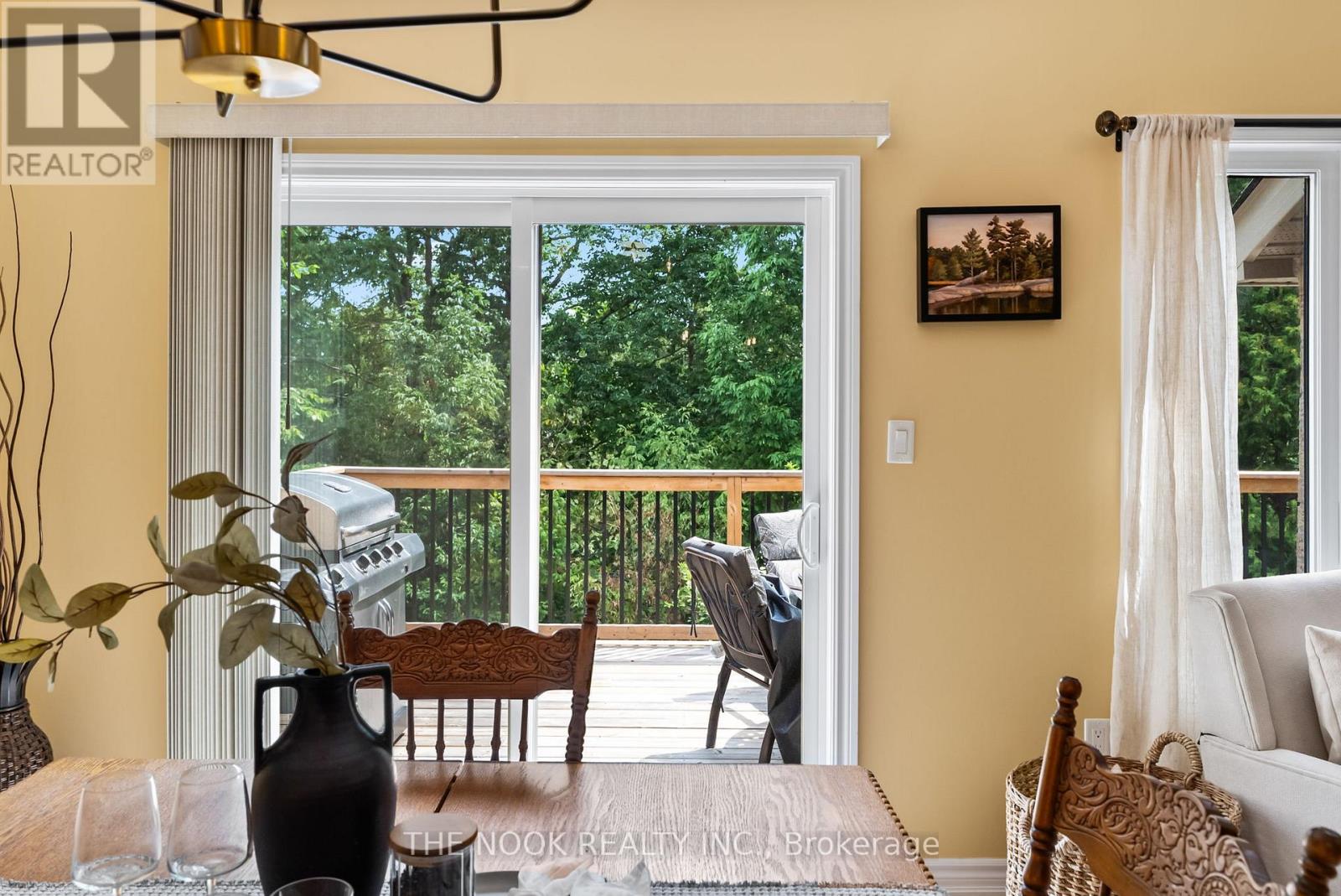 145 Springdale Drive, Kawartha Lakes (Lindsay), Ontario  K9V 0N1 - Photo 13 - X12342439