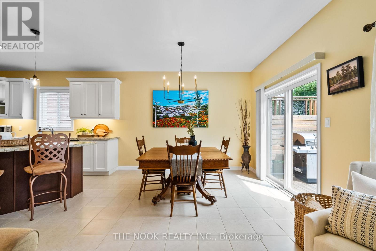 145 Springdale Drive, Kawartha Lakes (Lindsay), Ontario  K9V 0N1 - Photo 14 - X12342439