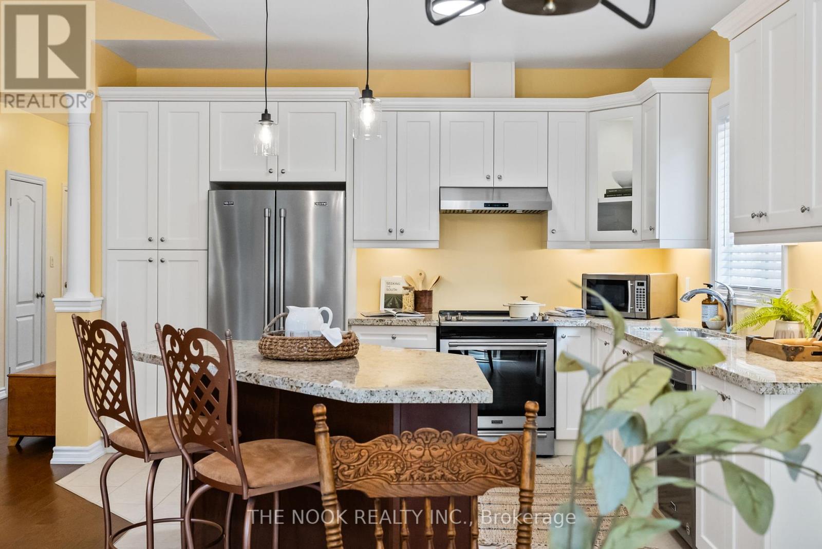 145 Springdale Drive, Kawartha Lakes (Lindsay), Ontario  K9V 0N1 - Photo 17 - X12342439