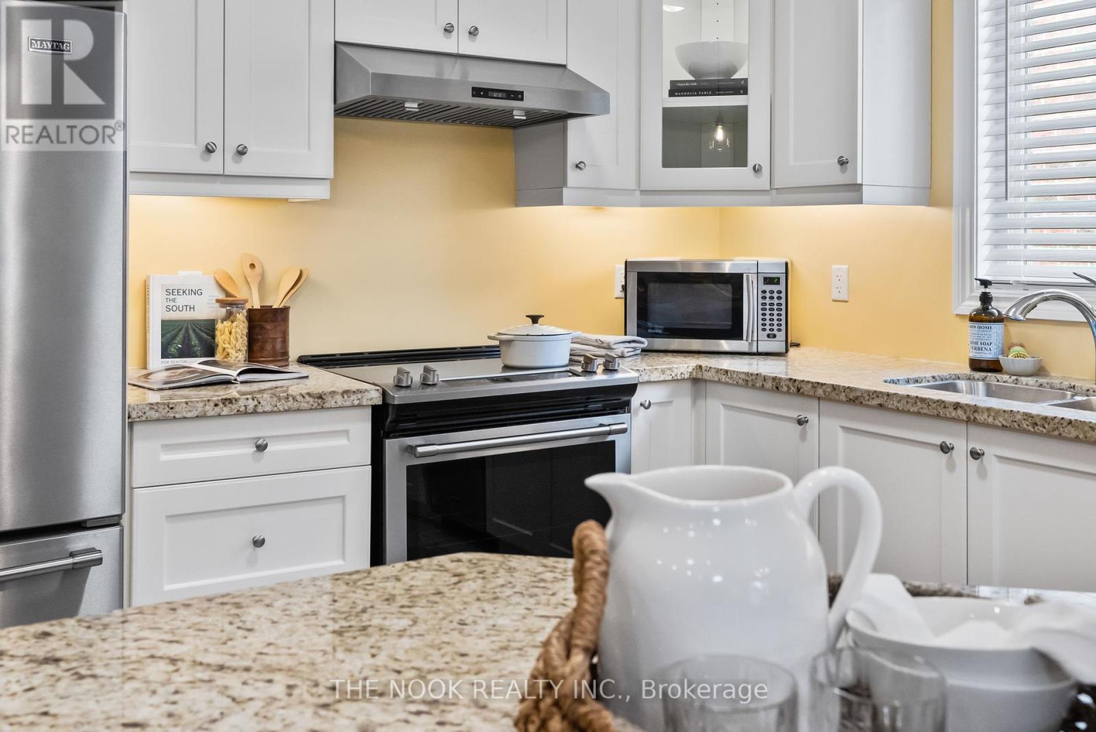 145 Springdale Drive, Kawartha Lakes (Lindsay), Ontario  K9V 0N1 - Photo 19 - X12342439