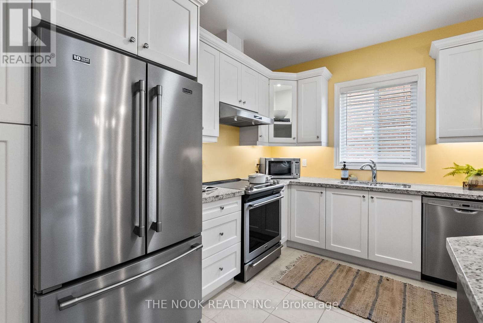 145 Springdale Drive, Kawartha Lakes (Lindsay), Ontario  K9V 0N1 - Photo 20 - X12342439