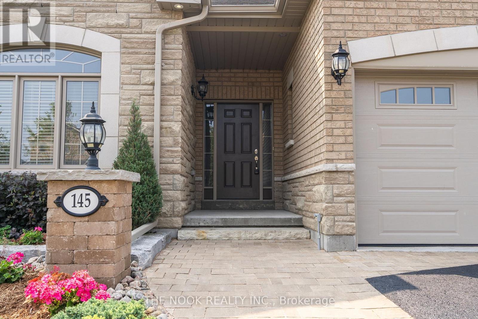 145 Springdale Drive, Kawartha Lakes (Lindsay), Ontario  K9V 0N1 - Photo 3 - X12342439