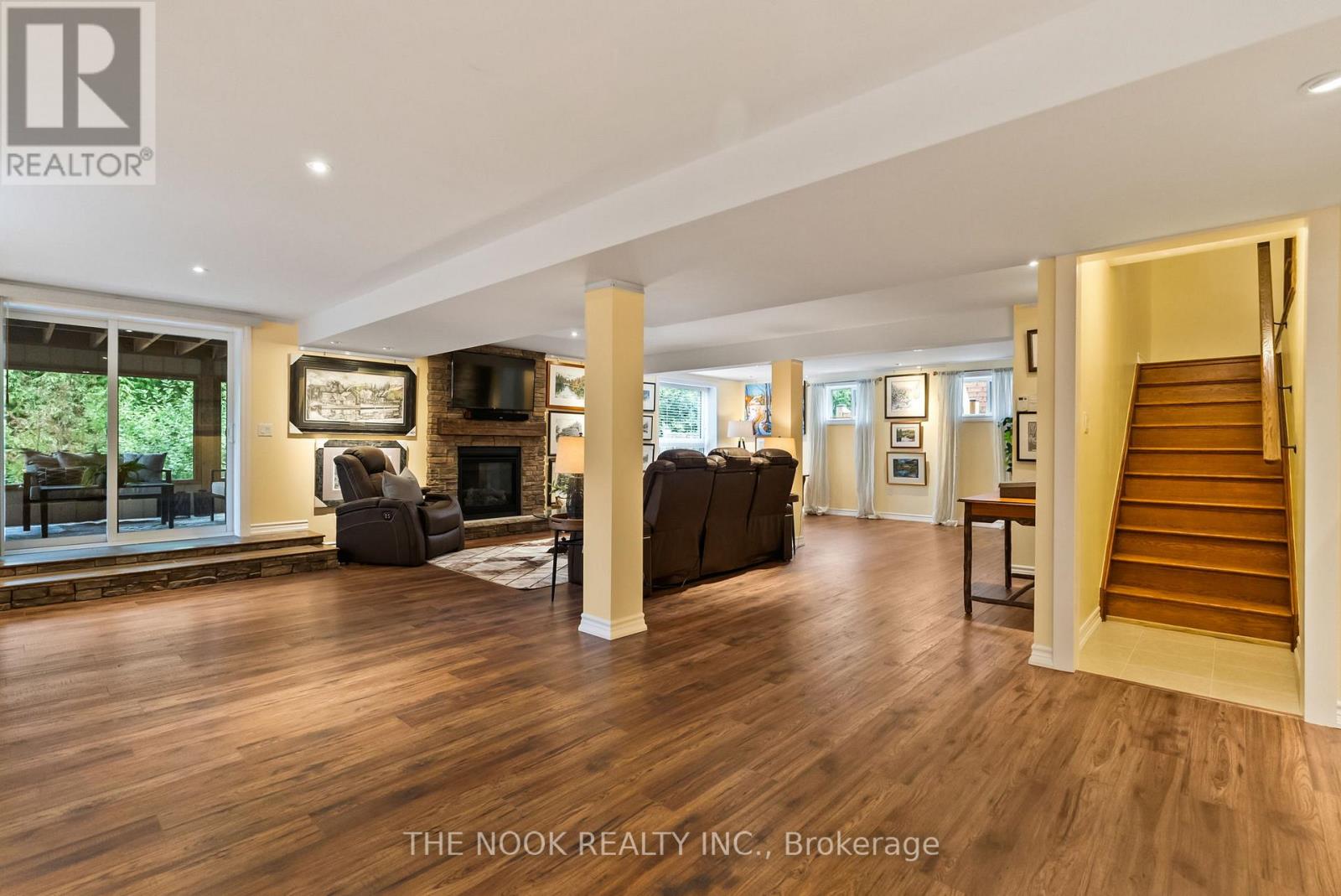 145 Springdale Drive, Kawartha Lakes (Lindsay), Ontario  K9V 0N1 - Photo 31 - X12342439