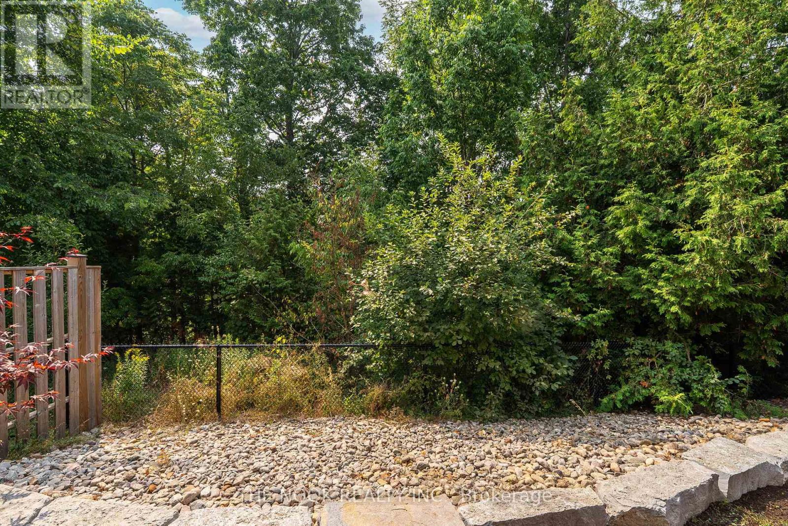 145 Springdale Drive, Kawartha Lakes (Lindsay), Ontario  K9V 0N1 - Photo 48 - X12342439