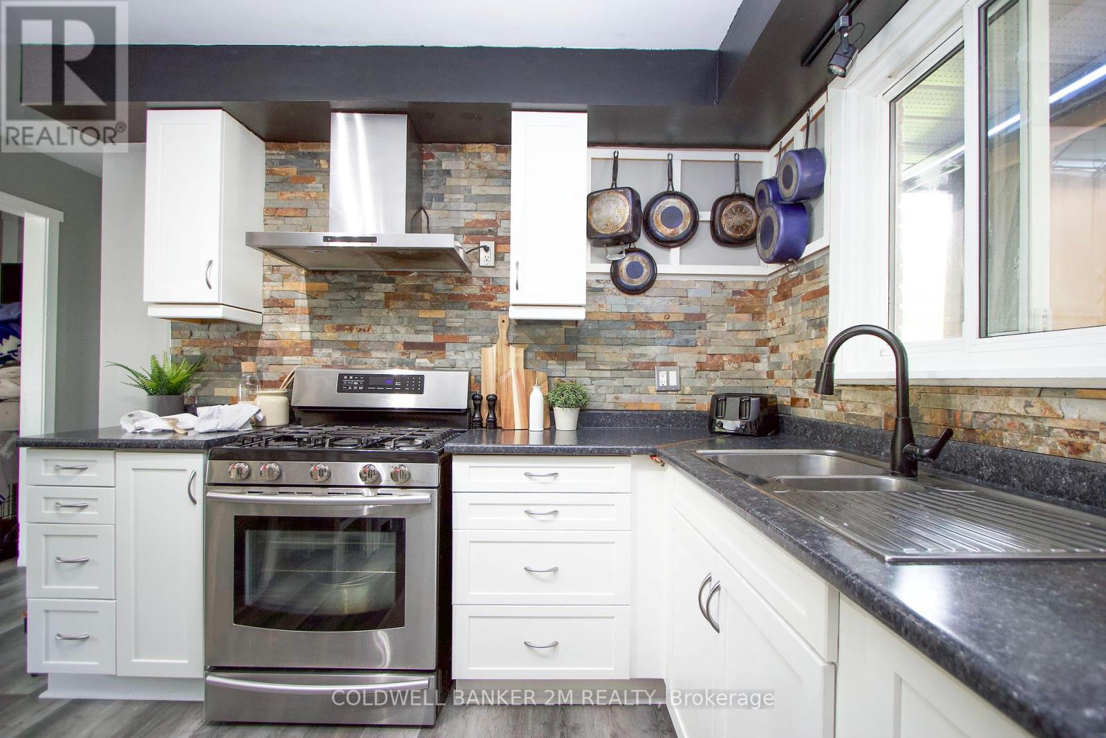 27 Anne Street, Cavan Monaghan (Millbrook Village), Ontario  L0A 1G0 - Photo 10 - X12342483