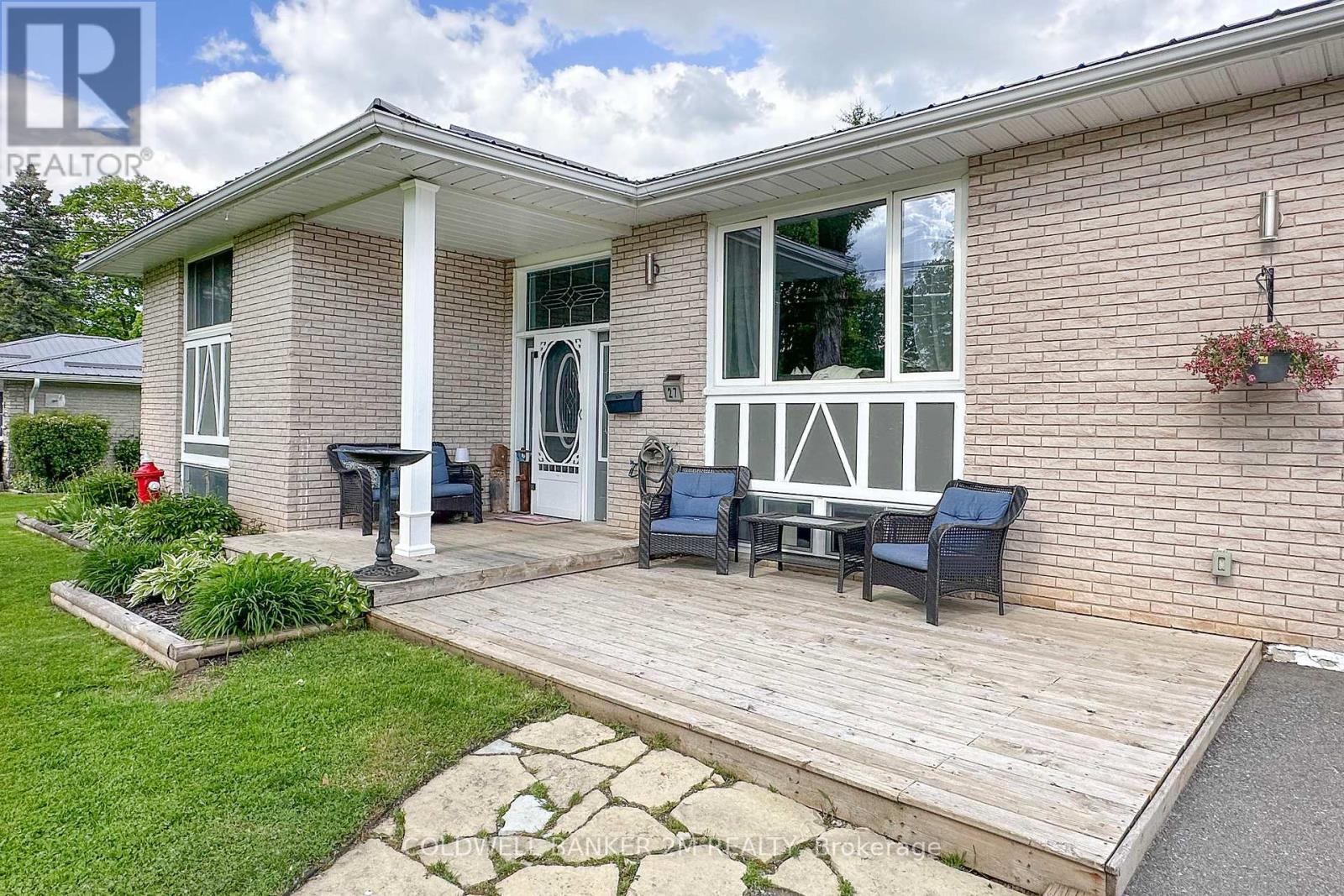 27 Anne Street, Cavan Monaghan (Millbrook Village), Ontario  L0A 1G0 - Photo 2 - X12342483