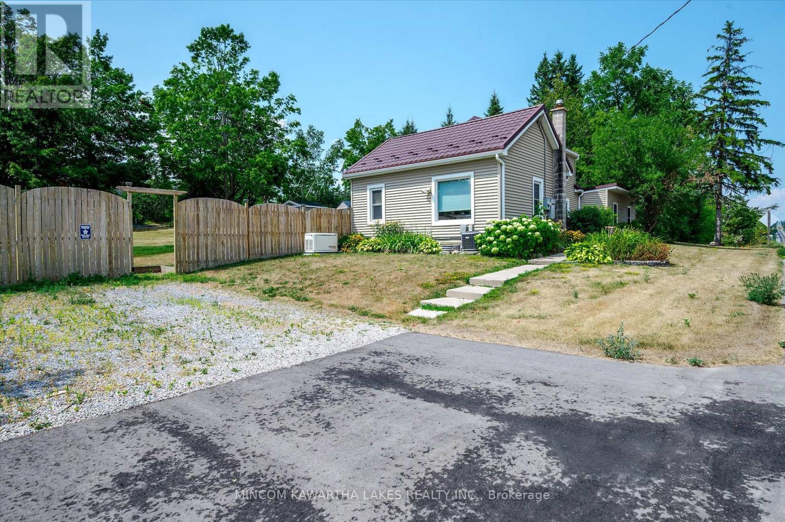2466 Queen Mary Street, Cavan Monaghan (Cavan Twp), Ontario  L0A 1C0 - Photo 2 - X12342492