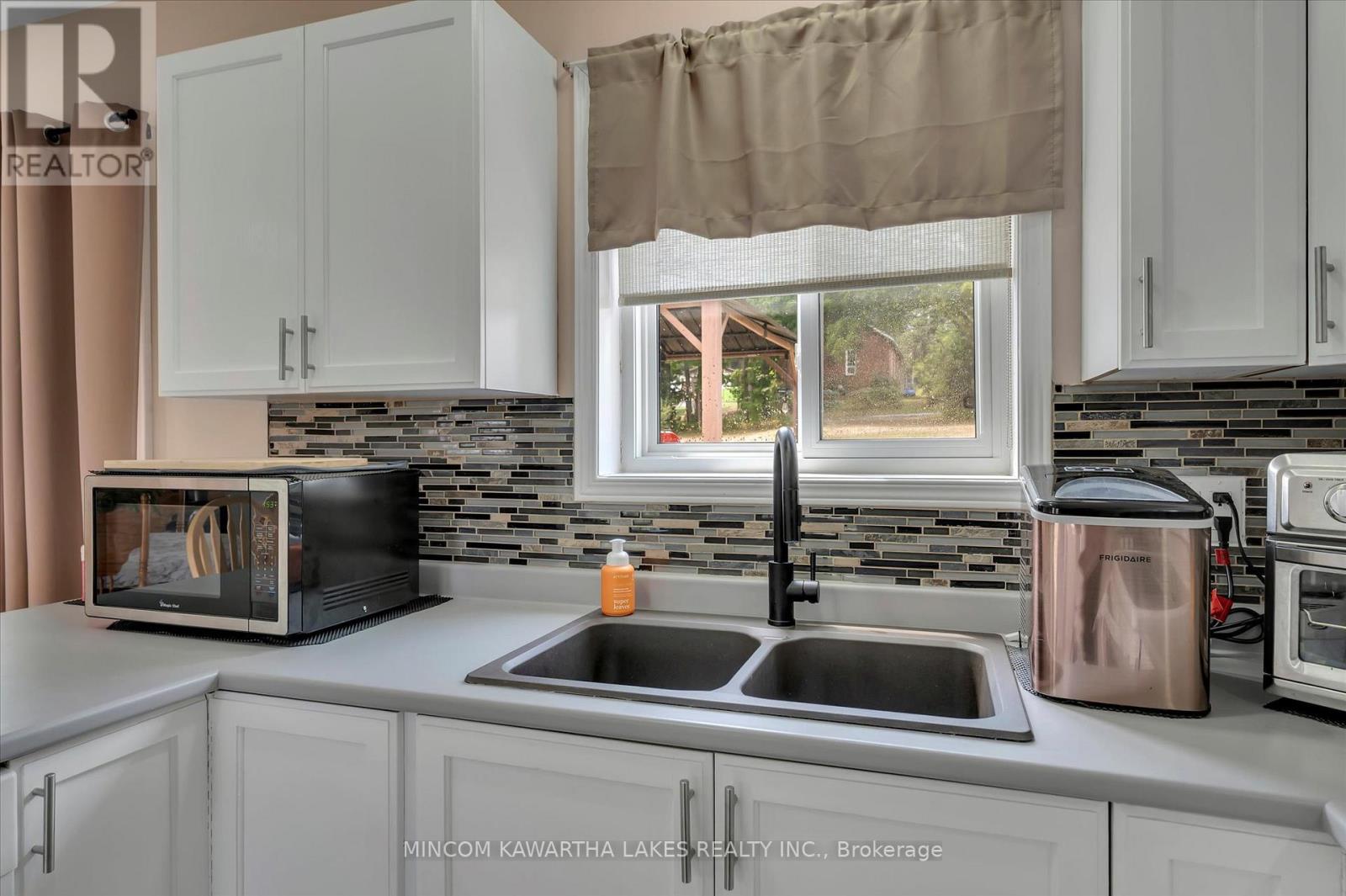 2466 Queen Mary Street, Cavan Monaghan (Cavan Twp), Ontario  L0A 1C0 - Photo 8 - X12342492