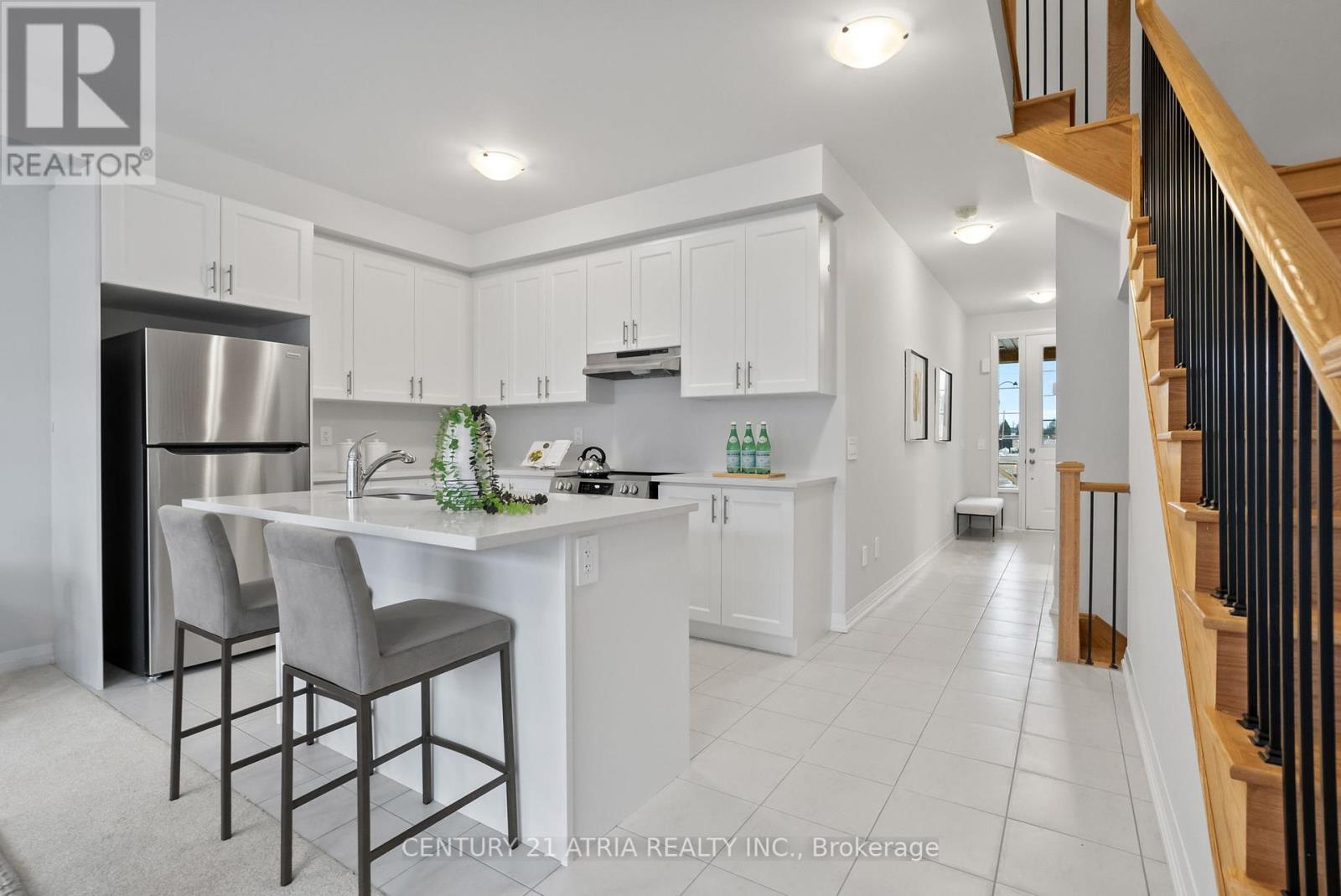140 Corley Street, Kawartha Lakes (Lindsay), Ontario  K9V 0R4 - Photo 4 - X12342511