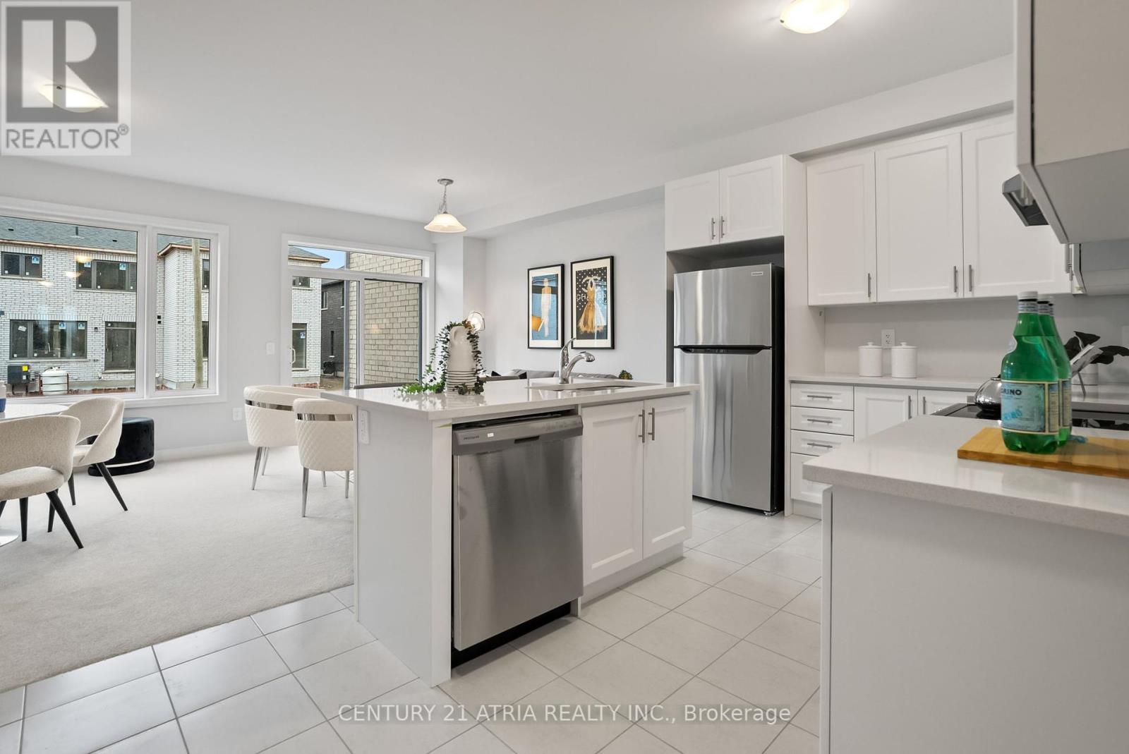 140 Corley Street, Kawartha Lakes (Lindsay), Ontario  K9V 0R4 - Photo 6 - X12342511