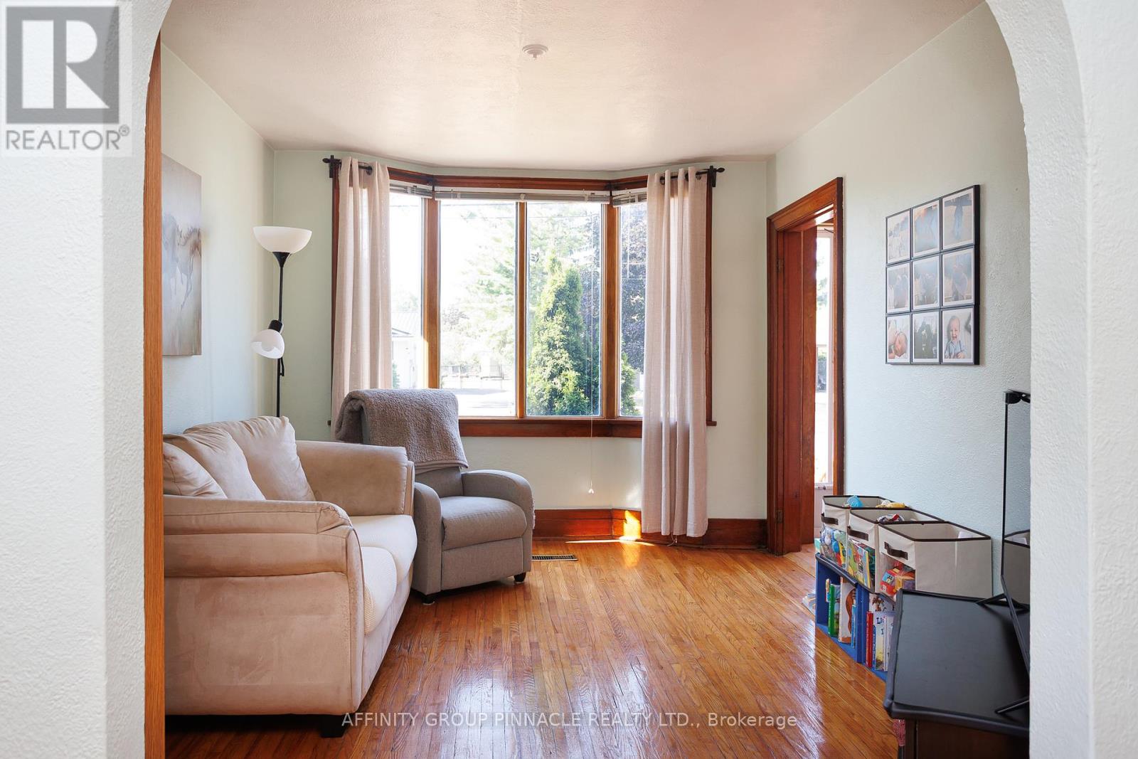 23 Riverview Road, Kawartha Lakes (Lindsay), Ontario  K9V 1B2 - Photo 5 - X12342650