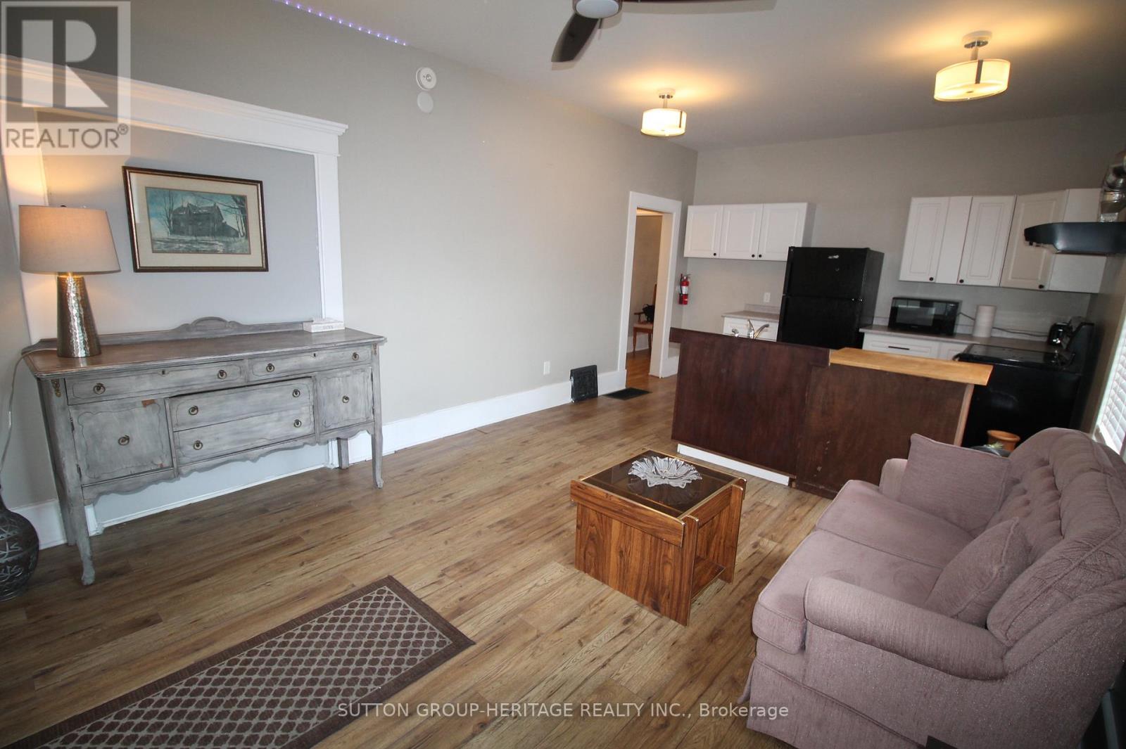 260 Stewart Street, Peterborough Central (North), Ontario  K9J 3M9 - Photo 5 - X12343106