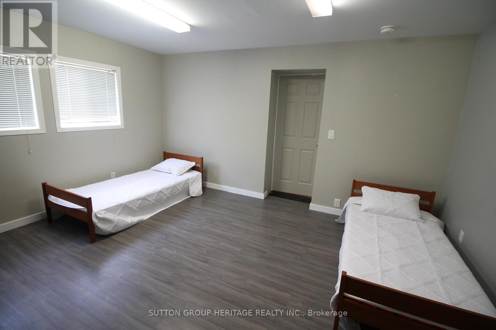 260 Stewart Street, Peterborough Central (North), Ontario  K9J 3M9 - Photo 8 - X12343106