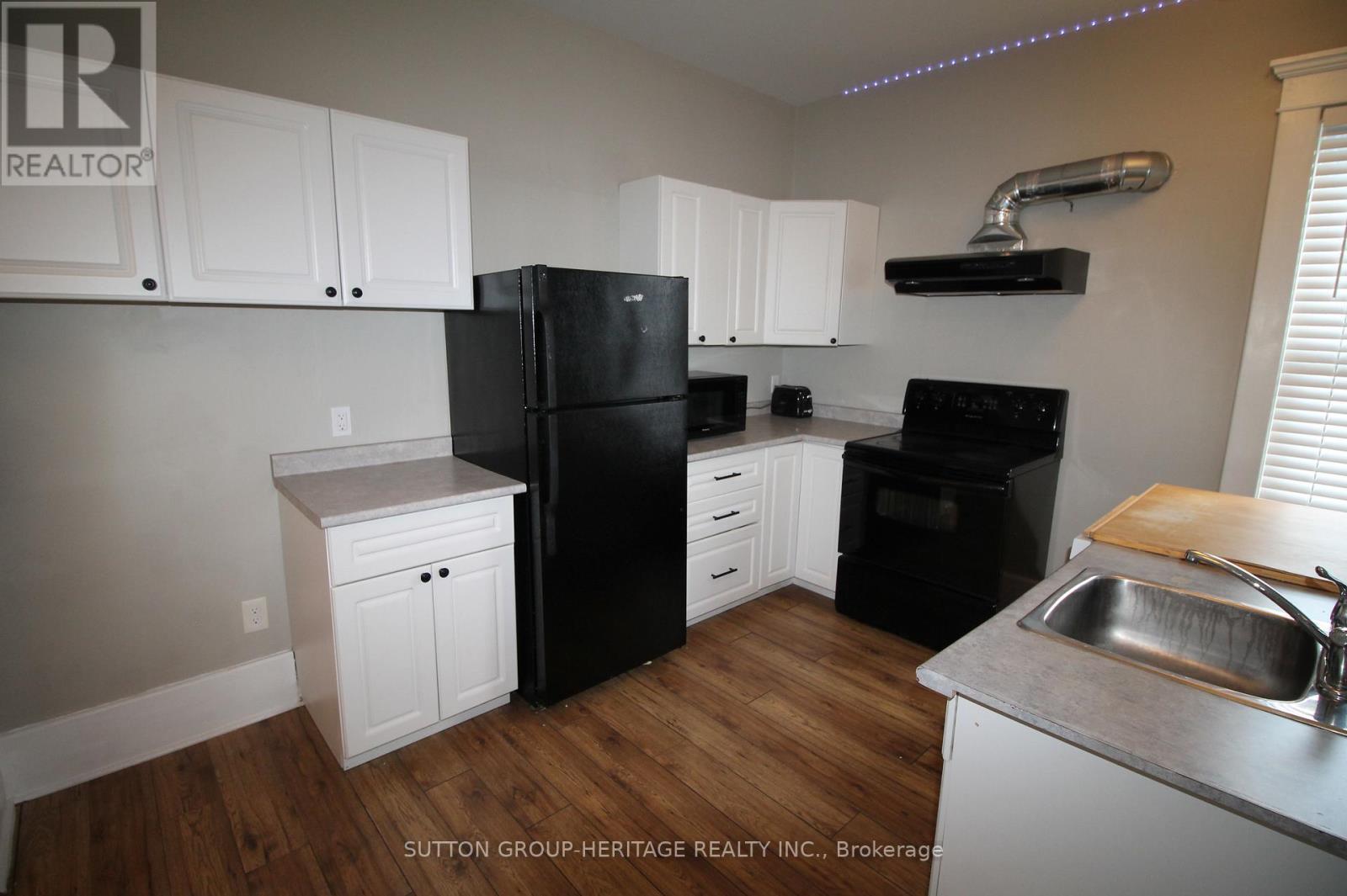 260 Stewart Street, Peterborough Central (North), Ontario  K9J 3M9 - Photo 9 - X12343106