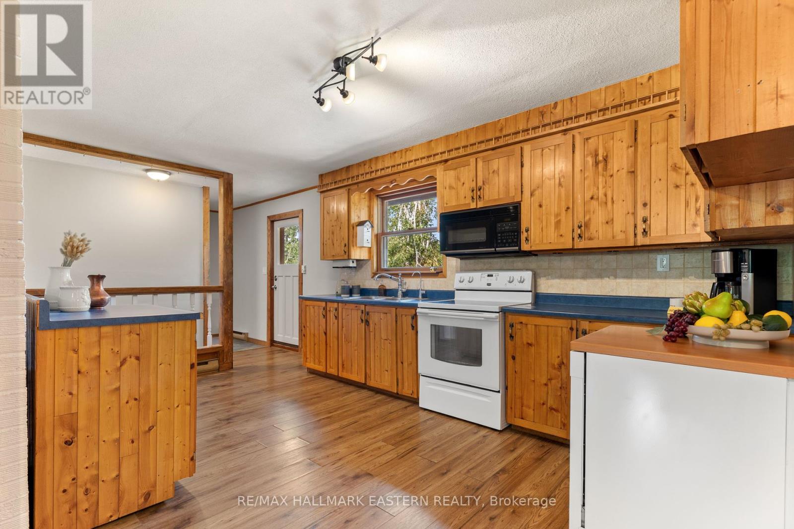 939 Centre Road, Douro-Dummer, Ontario  K0L 2H0 - Photo 14 - X12339792