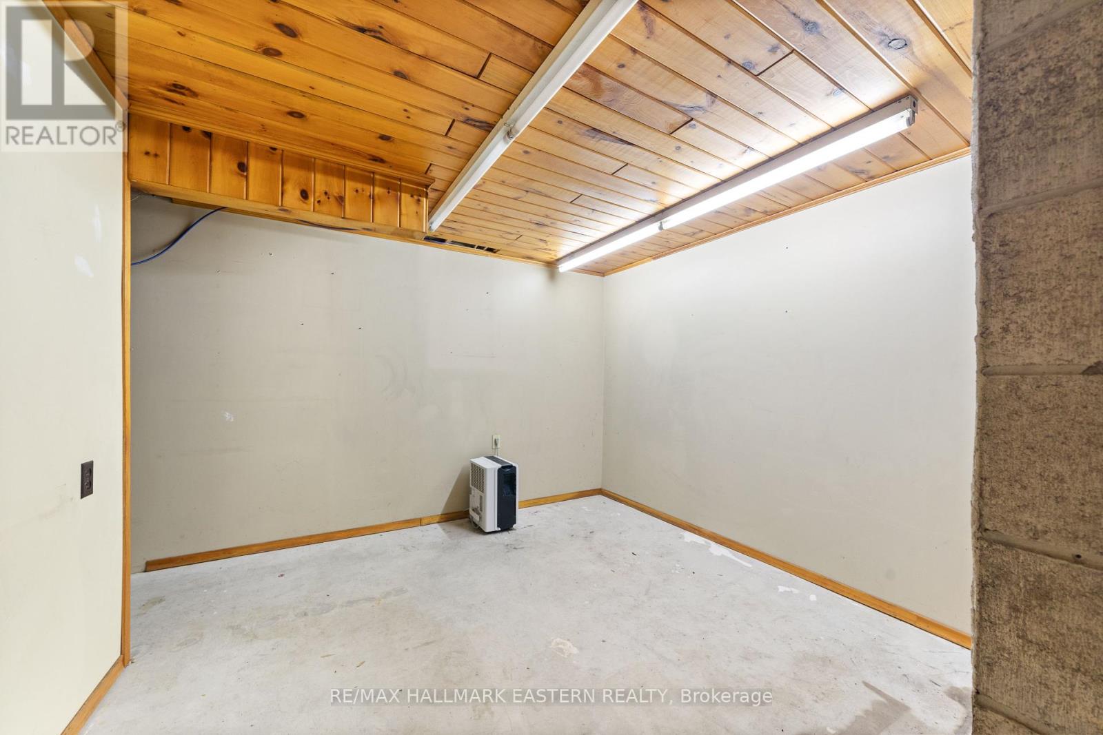 939 Centre Road, Douro-Dummer, Ontario  K0L 2H0 - Photo 40 - X12339792