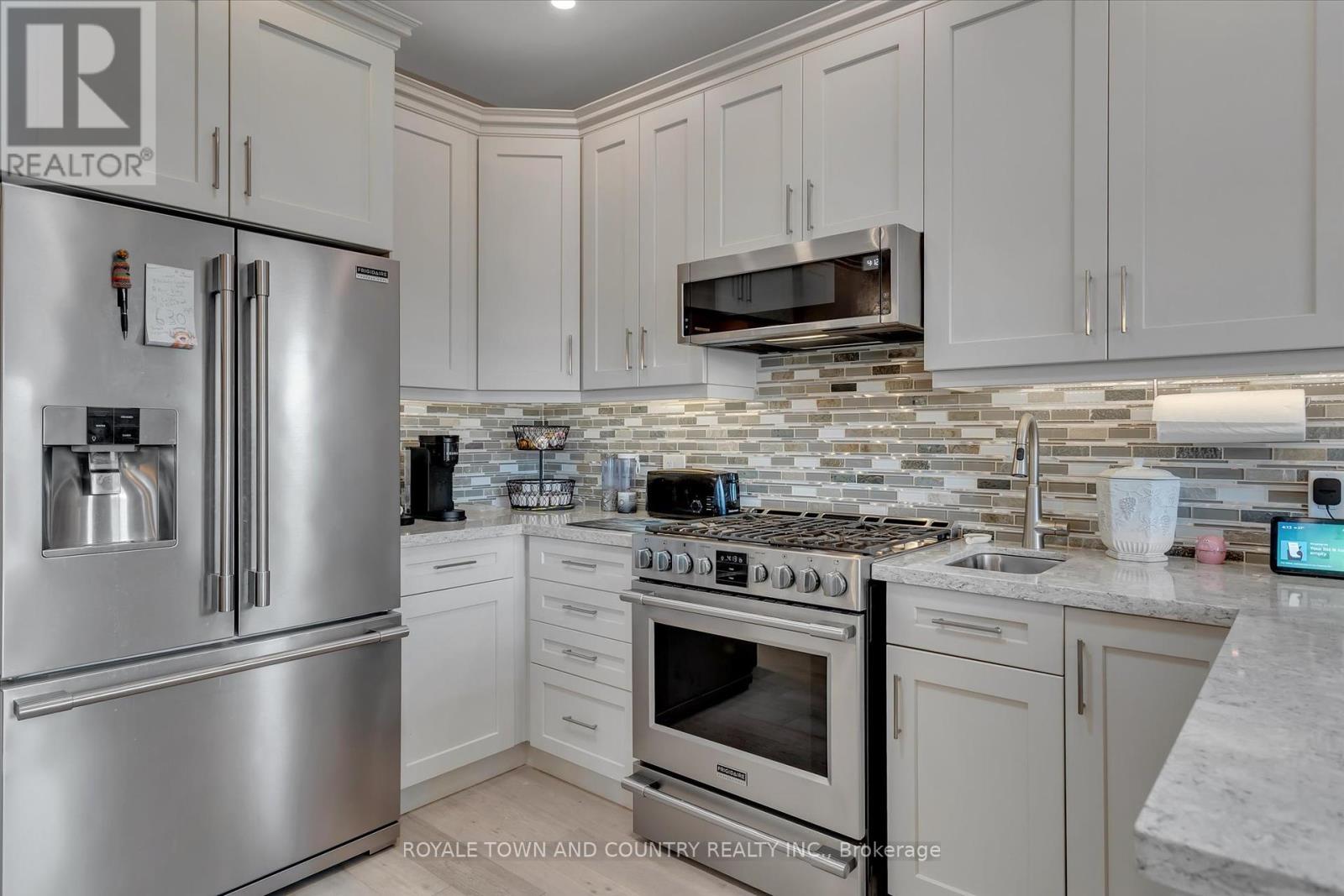239 St.peter Street, Kawartha Lakes (Lindsay), Ontario  K9V 5E3 - Photo 10 - X12343630