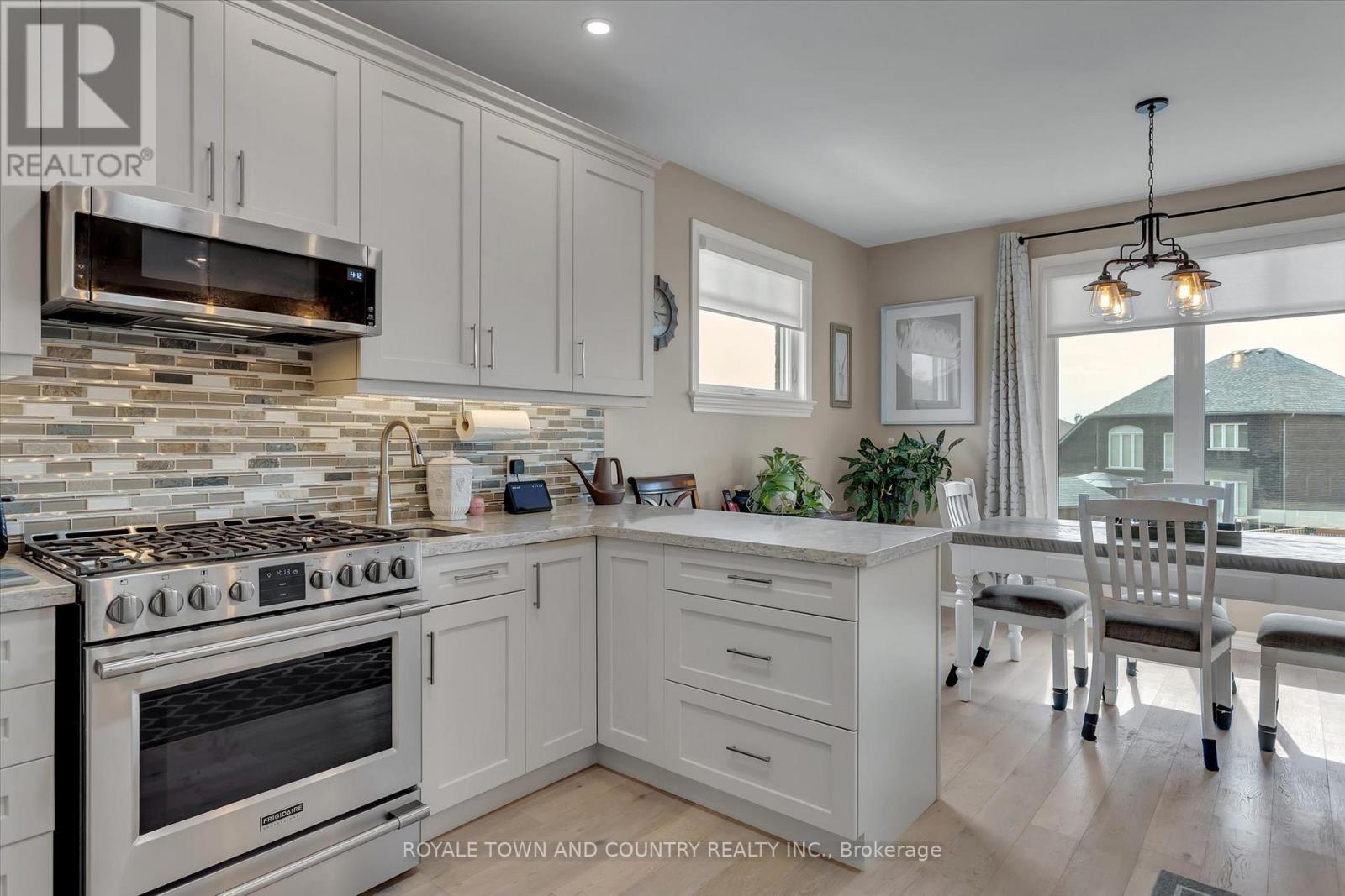 239 St.peter Street, Kawartha Lakes (Lindsay), Ontario  K9V 5E3 - Photo 11 - X12343630