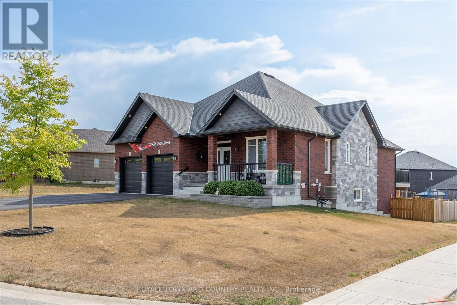 239 St.peter Street, Kawartha Lakes (Lindsay), Ontario  K9V 5E3 - Photo 2 - X12343630
