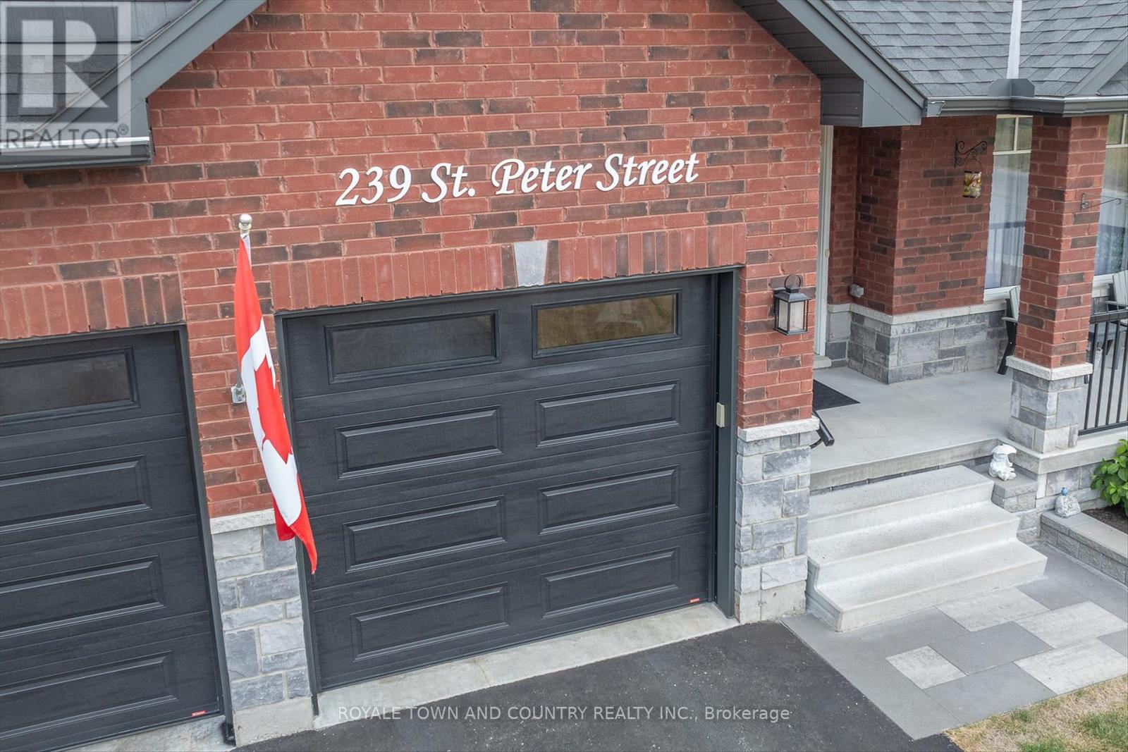 239 St.peter Street, Kawartha Lakes (Lindsay), Ontario  K9V 5E3 - Photo 3 - X12343630