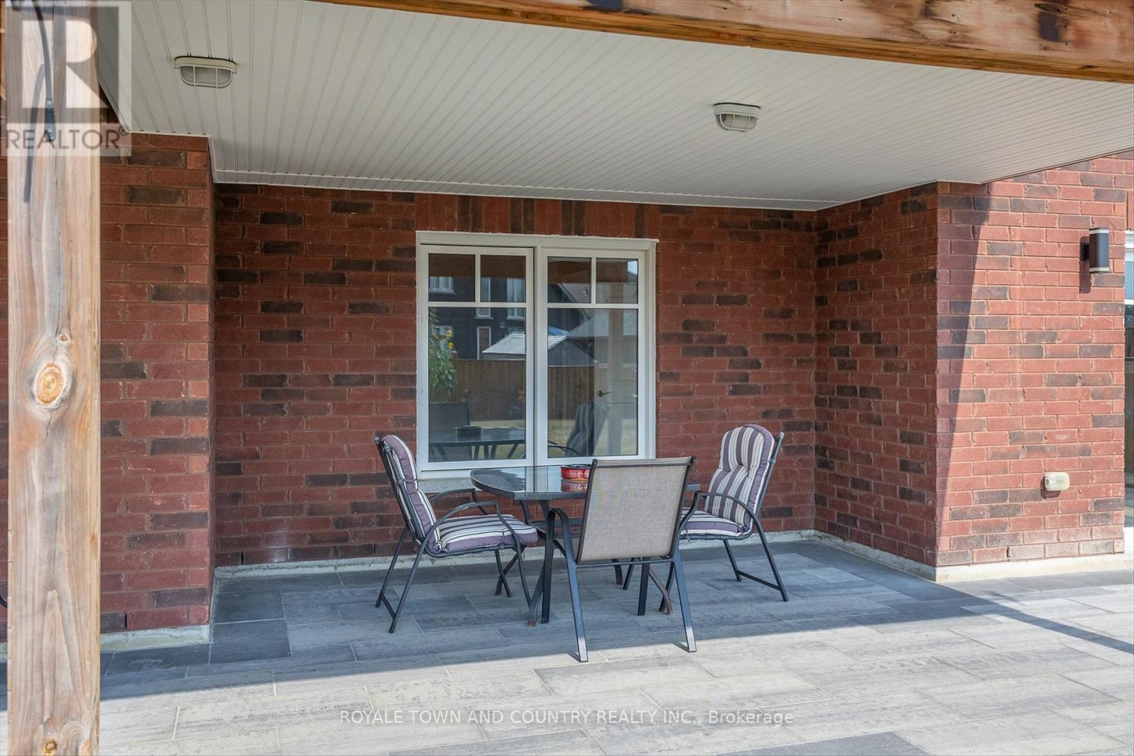 239 St.peter Street, Kawartha Lakes (Lindsay), Ontario  K9V 5E3 - Photo 41 - X12343630
