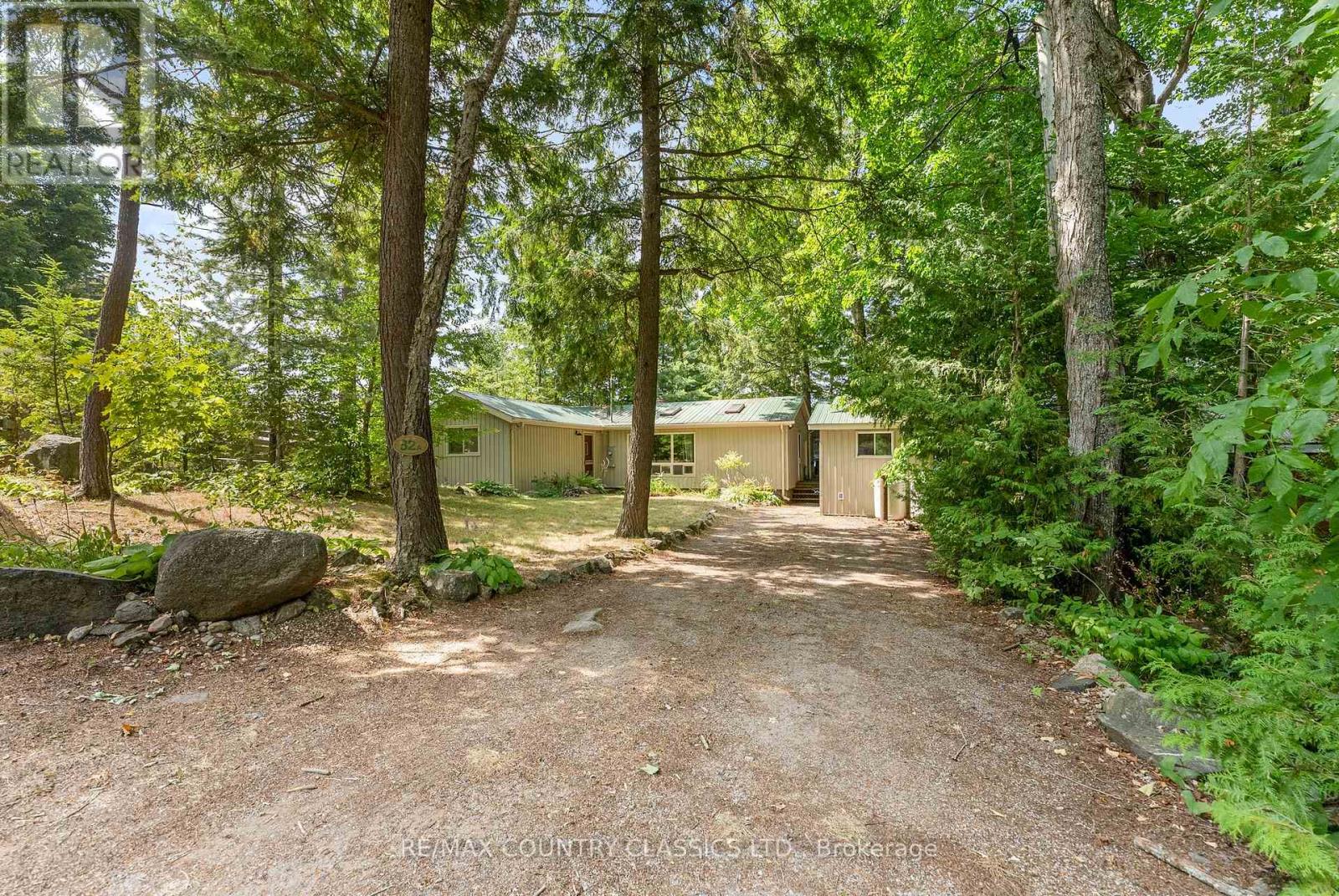 82a Chescher Crescent, Wollaston, Ontario  K0L 1P0 - Photo 4 - X12343737