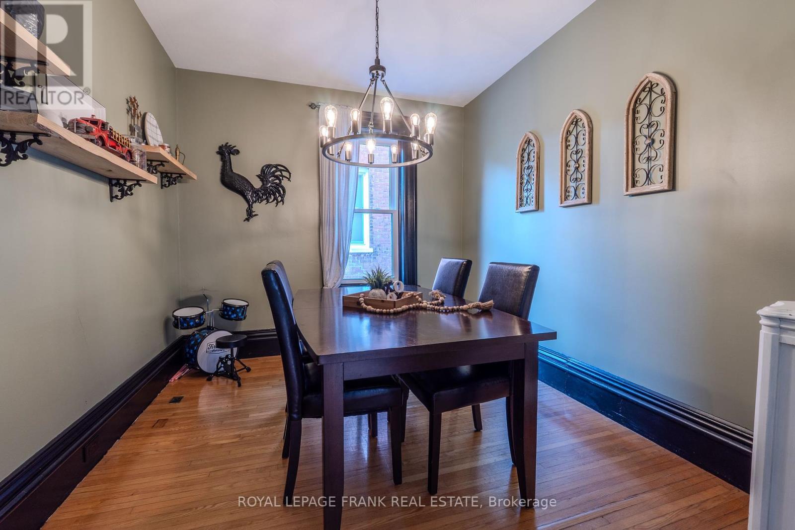 69 Peel Street, Kawartha Lakes (Lindsay), Ontario  K9V 3M5 - Photo 18 - X12343864
