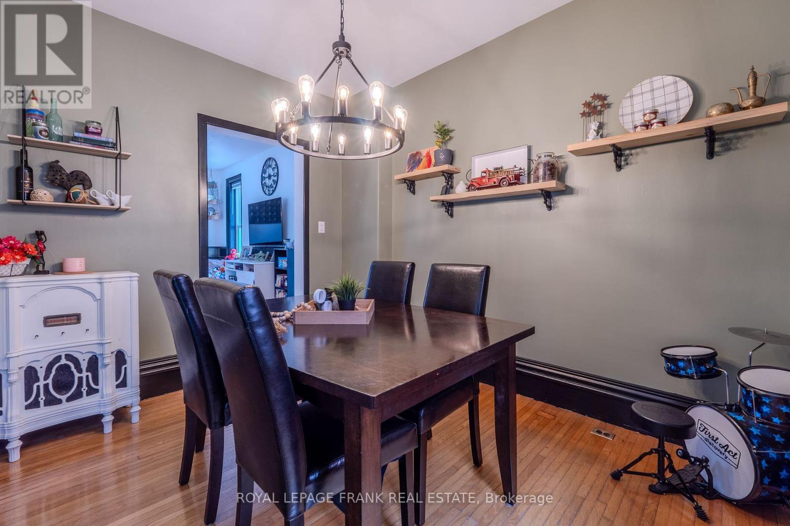 69 Peel Street, Kawartha Lakes (Lindsay), Ontario  K9V 3M5 - Photo 19 - X12343864