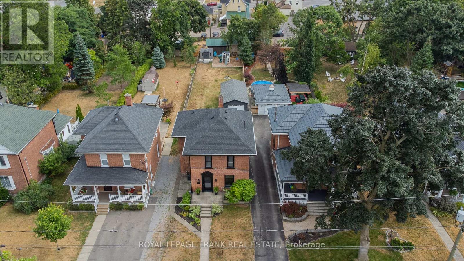 69 Peel Street, Kawartha Lakes (Lindsay), Ontario  K9V 3M5 - Photo 3 - X12343864