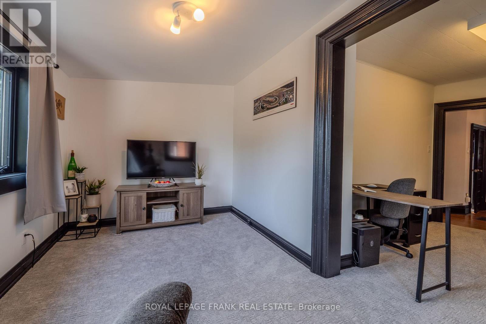 69 Peel Street, Kawartha Lakes (Lindsay), Ontario  K9V 3M5 - Photo 30 - X12343864