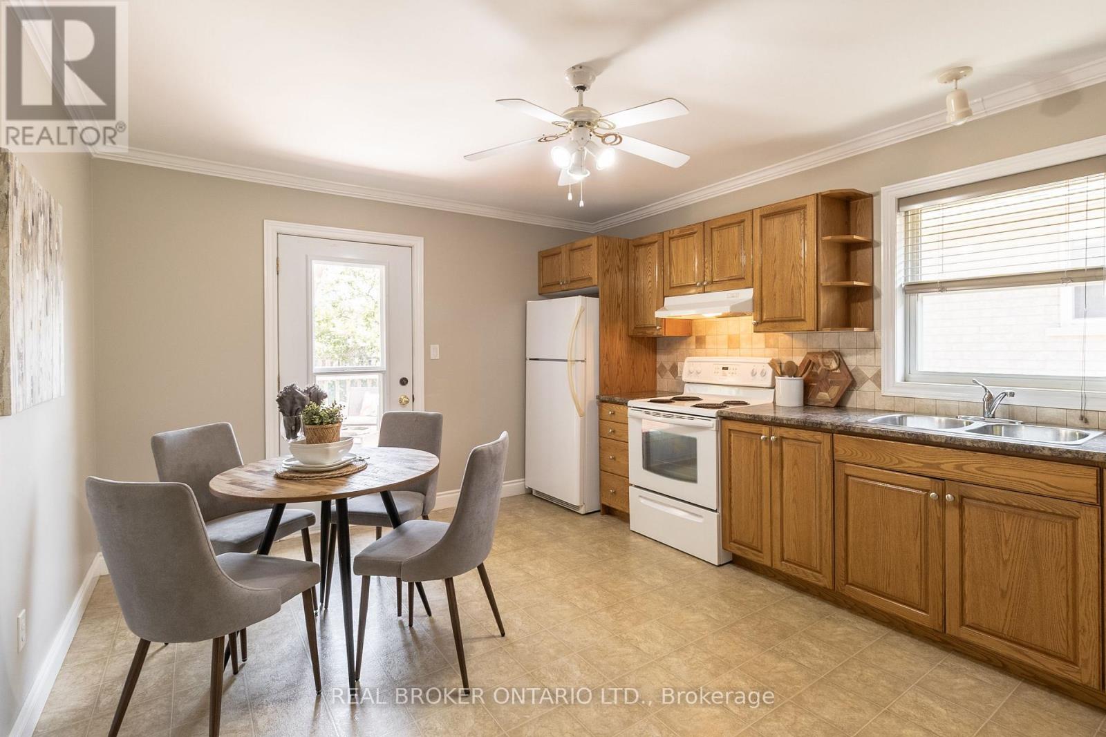 178 Mclaughlin Road, Kawartha Lakes (Lindsay), Ontario  K9V 6L8 - Photo 9 - X12344031