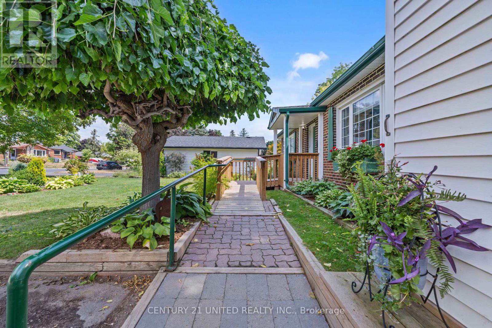 291 Sunset Boulevard, Peterborough North (South), Ontario  K9H 5L2 - Photo 3 - X12344037