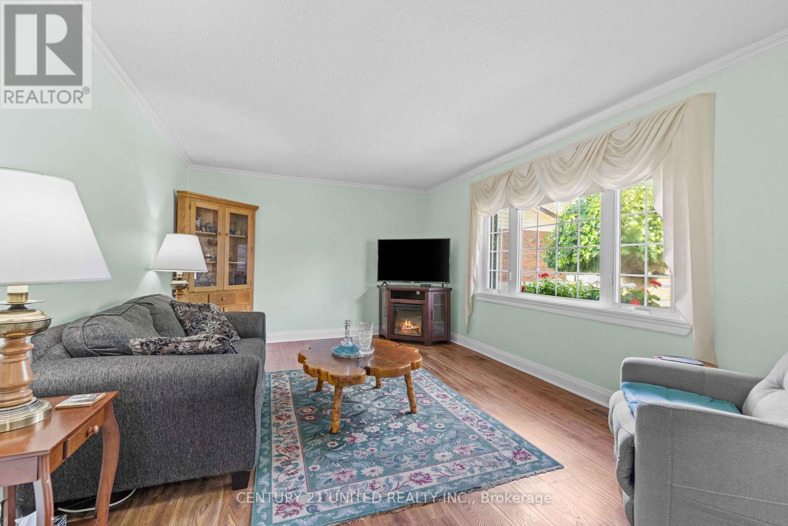 291 Sunset Boulevard, Peterborough North (South), Ontario  K9H 5L2 - Photo 5 - X12344037
