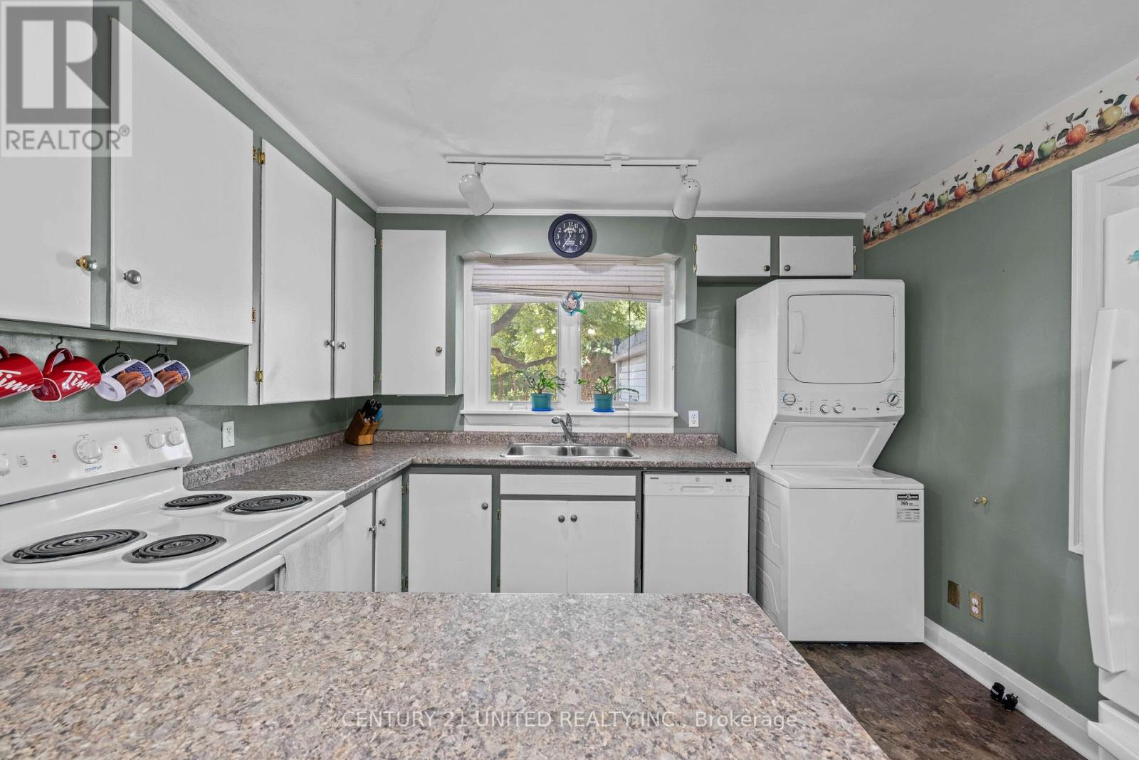 291 Sunset Boulevard, Peterborough North (South), Ontario  K9H 5L2 - Photo 8 - X12344037