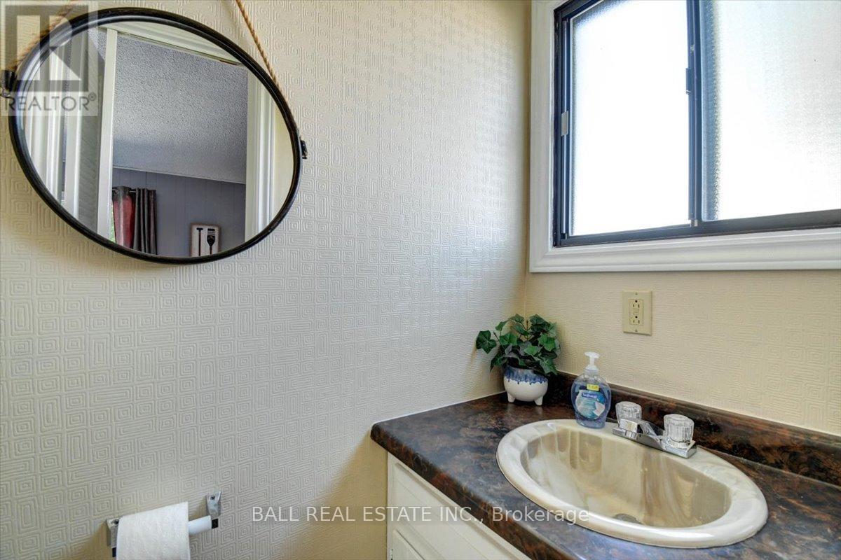 24 Gould Lane, Bancroft (Dungannon Ward), Ontario  K0L 1C0 - Photo 16 - X12344151