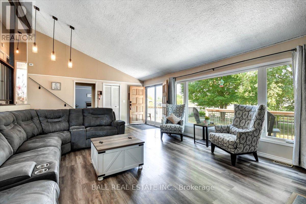 24 Gould Lane, Bancroft (Dungannon Ward), Ontario  K0L 1C0 - Photo 6 - X12344151